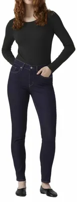 Zdjęcie produktu dla Levi's damskie spodnie Classic Skinny, kolor Darkest Sky, rozmiar 26W / 30L