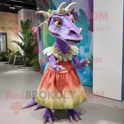 Obrázok produktu pre Kostýmovaná postava maskota Parasaurolophusa, oblečená v šatách a s čelenkou