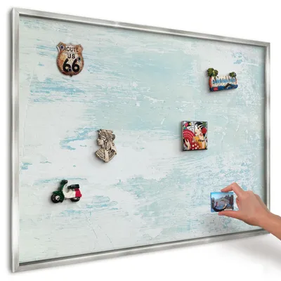 Produktbild von Magnettafel 100x70 cm in einem silbernen Rahmen - Magnetische Metalltafel, Magnetpinnwand zur Wandmontage für Wohnzimmer, Küche, Flur, Kinderzimmer und Büro - Pastellabschürfungen
