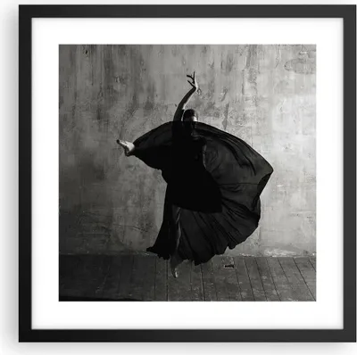 Produktbild von Gerahmtes Poster - Schwarzer Rahmen - Tanz Schwarz Kleid - 40x40 cm - Wand Bild - Wanddeko - Wandbilder - Kunstposter - Wandposter - Bilderrahmen - Bilder - Kunstdruck - P2BAC40x40-4536