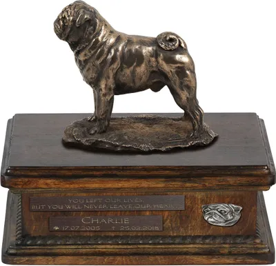 Zdjęcie produktu dla Mops, Pug, Carlin I - urna na psie prochy, personalizowana urna ze statuetką, drewniana urna z psem marki Art-Dog