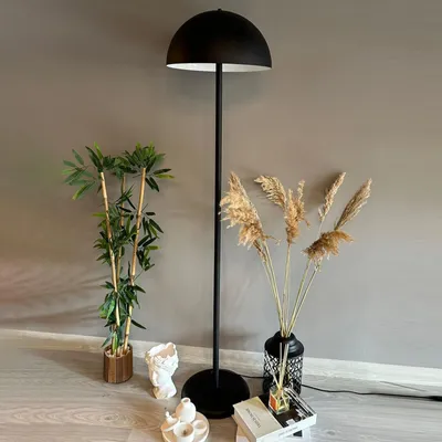 Produktbild von Moderne Stehlampe aus Metall mit E27, Verstellbarer Lampenschirm