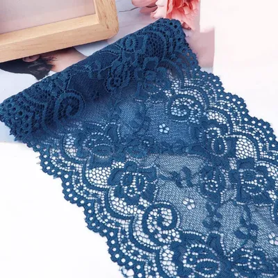 Zdjęcie produktu dla Dekoracyjna elastyczna koronka 15 cm x 3 m w kolorze denim niebieskim