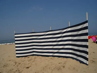 Image de Pare-vent de plage 5 m bleu marine/blanc en Polyacrylique - Pare-vent de camping 5 m