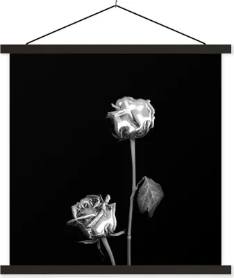 Produktbild von MuchoWow® Textilposter Rosen - Blumen - Schwarz - Weiß 60x60 cm mit schwarzem Rahmen - Posteraufhänger