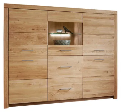 Dębowy highboard z podświetloną niszą i srebrnymi uchwytami