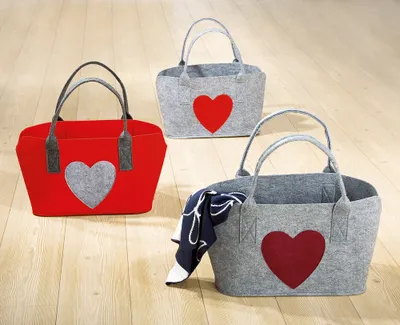 Produktbild von Gilde Tasche, Herzmotiv, Filz, grau, rot, L. 23 cm, B. 46 cm, H. 26 cm 44723 4009079447231 3 Stück (3-fach sortiert)