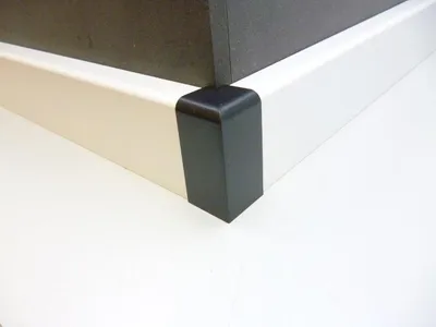 Produktbild von B.S. Bauprogramm Außenecke für Sockelleiste 50 x 18 mm schwarz