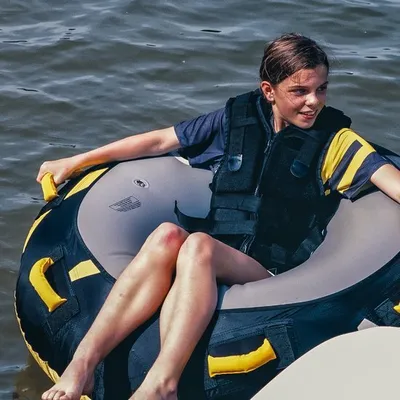 Image de YellowV Funtube gonflable pour 1 personne modèle "DONUT" - Aussi amusant comme cadeau - Plaisir de l'eau derrière le bateau rapide