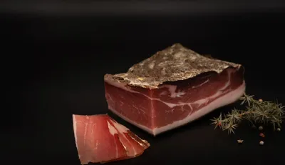 Immagine prodotto di Speck stagionato 6-7 mesi, parte centrale sottovuoto, circa 0,5 kg. - Speck Raich