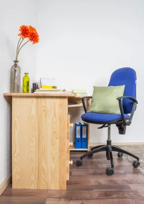 Produktbild von Moderner Schreibtisch Holz natur 74x138x83 cm (H x B x T) mit 3 Schubladen, 1 Fach, Bildschirmplateau & Tastaturfach