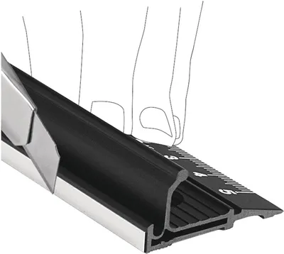 Produktbild von Tajima Schneidhilfe Slim 600 mm mit Präzisionsskalierung und Fingerschutzblende