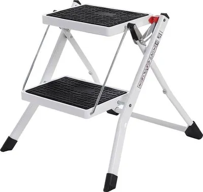 Obrázek produktu pro Skládací žebřík se 2 stupni, štafle, jednoduchý žebřík, šířka stupňů 20 cm, protiskluzová gumová podložka, s rukojetí pro přenášení, nosnost do 150 kg, z oceli, bílo-černý GSL02WT