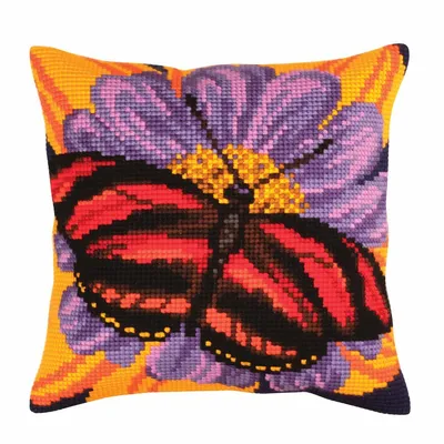Productafbeelding van Collection D'Art Borduurpakket kruissteek kussen ‘Vlindergrafiek I’, voorbedrukt, stramien 5, 40x40cm