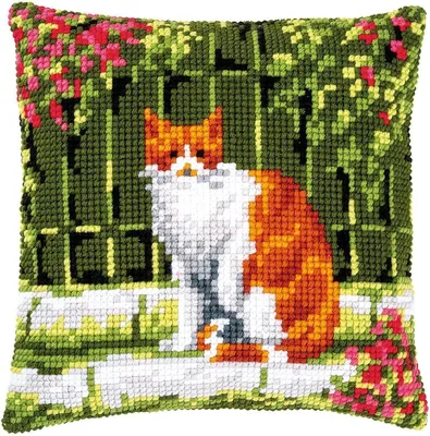 Immagine prodotto di Cuscino decorativo Vervaco "Gatto tra i fiori II", motivo ricamato pre-stampato, 40x40 cm