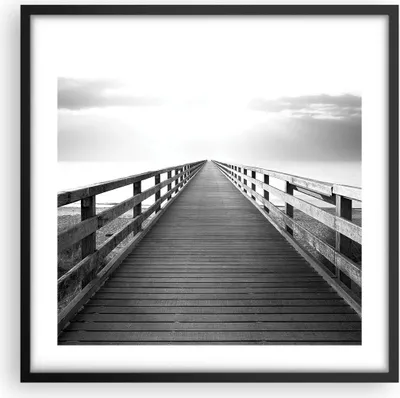 Produktbild von Gerahmtes Poster - Schwarzer Rahmen - Pier Perspektive Schwarzweiß - 50x50 cm - Wand Bild - Wanddeko - Wandbilder - Kunstposter - Wandposter - Bilderrahmen - Bilder - Kunstdruck - P2BAC50x50-4424