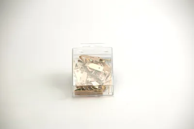 Produktbild von Bilderhaken-Sortiment, vermessingt, SB-Dose à 20 Stück (0, 1, 2, 3), mit 25 Stahlnägeln
