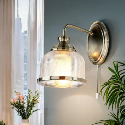 Produktbild von Wandleuchte mit Schalter Metall Glas 24,5 cm hoch in Messing Antik E27 Jugendstil