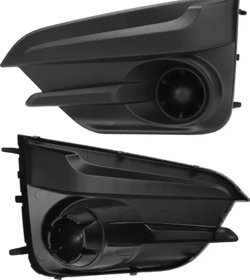 Productafbeelding van Mistlampenkap voor de voorbumper, met een stijlvolle uitstraling, zwarte lampenomlijsting voor de Impreza GK GT, modeljaar 2017 tot en met 2019 (voor de facelift). Links: 57731FL21A