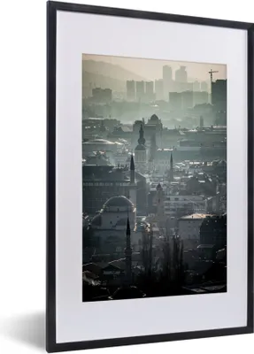 Produktbild von MuchoWow® MuchoWow® Gerahmtes Poster Nebel über Sarajevo, der Hauptstadt von Bosnien und Herzegowina 40x60 cm - Poster mit zchwarzem Bilderrahmen - Poster in Rahmen