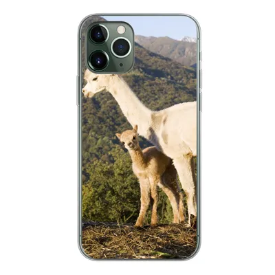 Produktbild von MuchoWow® Handyhülle Schutzhülle Hülle für iPhone 11 Pro Alpakas - Berge - Natur Silikon Softcase Handy Hülle - Handy