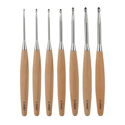 Produktbild von 7-teiliges Häkelset mit Holzgriffen, DIY-Werkzeug für das Häkeln von Pullovern, Taschen und Accessoires, ideal für Strick-und Häkelprojekte mit Wolle.