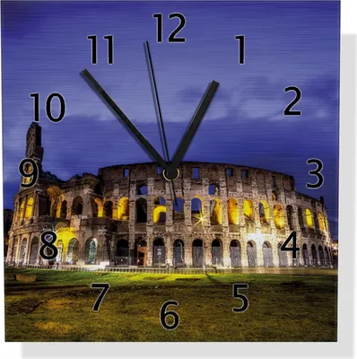 Produktbild von Wallario Design Wanduhr Italien bei Nacht - Kollosseum in Rom, beleuchtet am Abend aus Aluverbund, Größe 30 x 30 cm