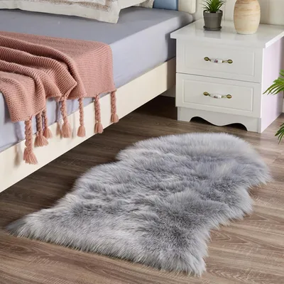 Obrázek produktu pro Koberec s vysokým vlasem, Umělá kožešina, šedá barva, nepravidelný vzor, rozměry 60x90 cm