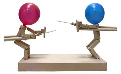Produktbild von Holz Tischspiel mit 100 Ballons für 2 Spieler