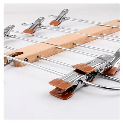 Produktbild von Mehrlagiger Rockbügel mit stabilen Metallclips für Kleiderschrank und Schlafzimmer, platzsparend und ordentlich, stilvoll und robust
