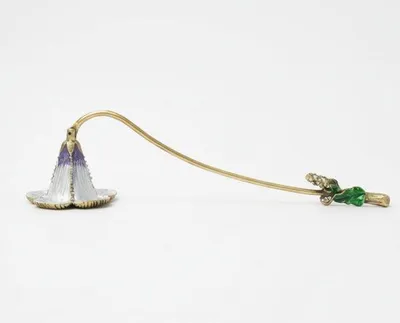 Image de Lumière d'intérieur, élégants bougeoirs décoratifs pour bougies, bougies cylindriques, bougies chauffe-plat et bougies parfumées