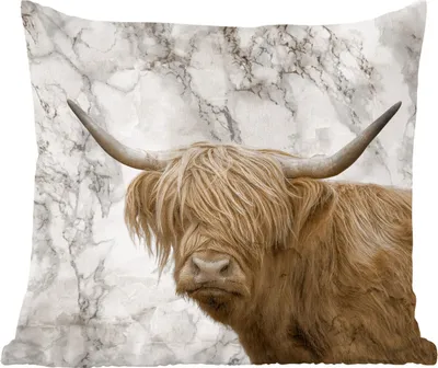 Produktbild von MuchoWow® Zierkissen Sofakissen Wohnzimmer Dekokissen 50x50 cm Schottisches Hochlandrind - Marmor - Tiere - Komfort - Sofakissen