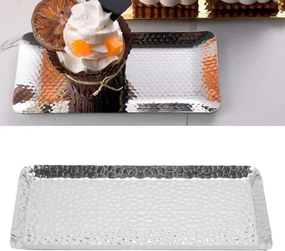 Produktbild von Rechteckiges Tablett aus gehämmertem Edelstahl, spülmaschinenfest, für Desserts und Snacks (Silber)