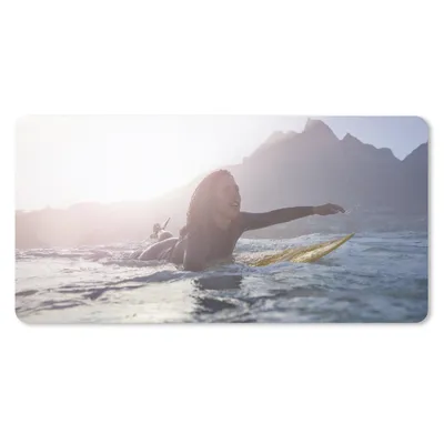 Produktbild von MuchoWow® Schreibtischunterlage Surferin paddelt 80x40 cm - XXL Mauspad - Gaming Mauspad