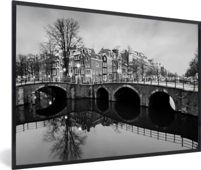 Produktbild von MuchoWow® MuchoWow® Gerahmtes Poster Keizersgracht Amsterdam - schwarz und weiß 30x20 cm - Poster mit zchwarzem Bilderrahmen - Kunstdruck - Bild-Poster