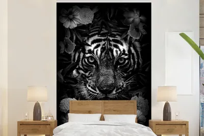 Produktbild von Fotobehang Tiers zwischen Blumen - schwarz weiß - Breite 155 cm x Höhe 240 cm
