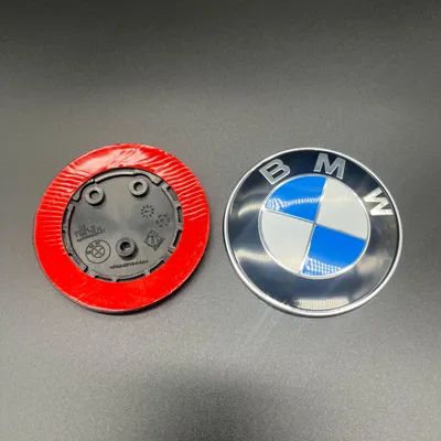 Produktbild von Emblem 82mm Universal Vorne Hinten 3 Loch 728875202 inkl. Klebestreifen für BMW