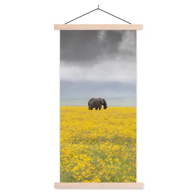 Produktbild von MuchoWow® Textilposter Elefant - Blumen - Natur - Gelb - Tiere 60x120 cm mit holzfarbenen Rahmen - Holz