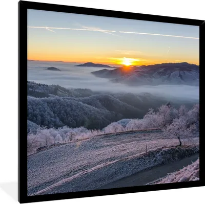 Produktbild von MuchoWow® Gerahmtes Poster Winter - Berge - Sonne - Abend 40x40 cm - Poster mit Schwarzem Bilderrahmen Wandposter Rahmen Foto Bilder - Mit Rahmen - Wanddekoration Schlafzimmer