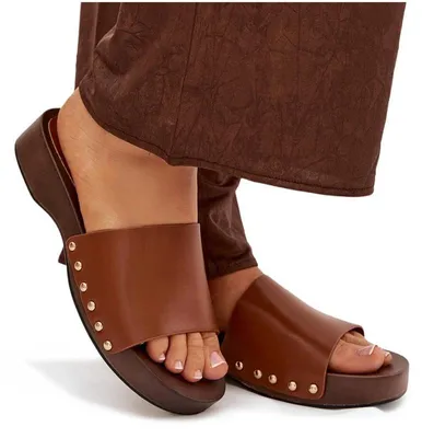 Zdjęcie produktu dla Klapki Damskie Z Ćwiekami Camel Terissa 39