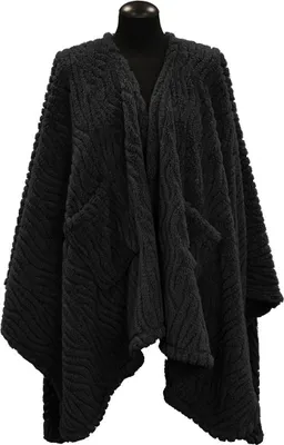 Produktbild von Unique Living - Deckenplaid Clio 148x160cm - Schwarz