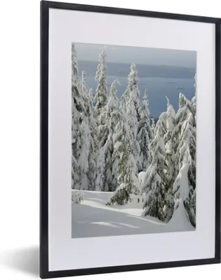 Produktbild von MuchoWow® MuchoWow® Gerahmtes Poster Blick auf verschneite Bäume am Grouse Mountain in Kanada 30x40 cm - Poster mit zchwarzem Bilderrahmen - Wandposter Schlafzimmer
