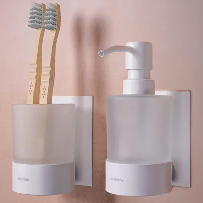 Produktbild von Dolvhin Seifenspender und Zahnputzbecher Set ohne Bohren | 250ml Milchglas Handseifenspender & Zahnbecher | Edelstahl Wandhalterung | Weiß Matt