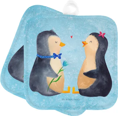 Produktbild von Mr. & Mrs. Panda Topfuntersetzer Pinguin Pärchen - Eisblau - Geschenk, Verknallt, Liebe, Hochzeitstag, Topflappen Set, Topflappenset, Kochlappen, Pinguine, topfhalter