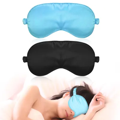 Image de Lot de 2 masques de sommeil en soie, masques pour les yeux en soie douce, masques de sommeil occultants pour hommes, masques de sommeil en soie pour se reposer, voyager ou se détendre (noir + bleu clair)