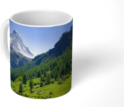 Produktbild von MuchoWow® Tasse Kaffeetasse Kaffeebecher 350 ml Schweizer Alpen im Matterhorn mit grünen Bäumen Teetasse - Fototasse - Becher - Keramikbecher - Teebecher - Kaffeetasse - Bürotasse