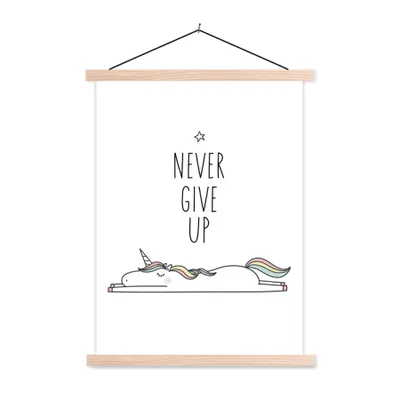 Produktbild von MuchoWow® Textilposter Einhorn - Kinder - Zitate - Niemals aufgeben - Mädchen 40x53 cm mit holzfarbenen Rahmen - Schlafzimmer