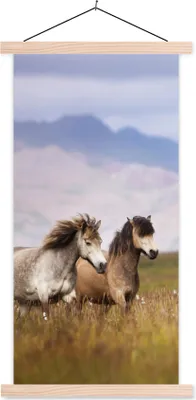 Produktbild von MuchoWow® Textilposter Pferde - Gras - Berge 60x120 cm mit holzfarbenen Rahmen - Holz
