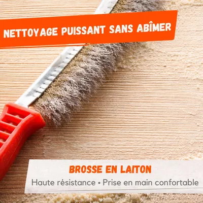 Image de Brosse en Laiton avec Manche en Plastique