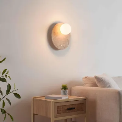 Produktbild von KOSILUM - Wandleuchte, Travertin, Glas und Metall - Beige und Weiß - Oré